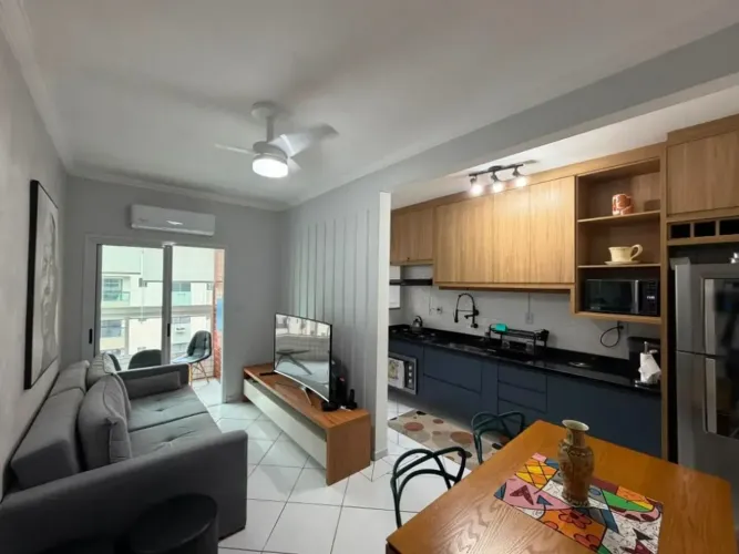 Apartamento mobiliado de 2 dormitórios a venda na Guilhermina - Praia Grande - SP