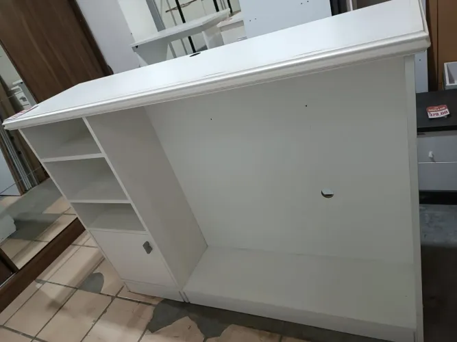 Balcão de atendimento em MDF