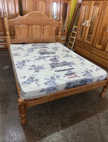 Cama torneada