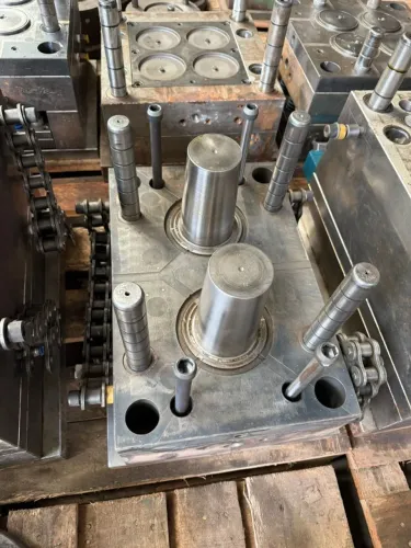 Molde de Injeção Plástica - Copo 660 ml + Tampa + Sobretampa | Câmara Quente