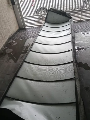 Vende-se um toldo com armação completa