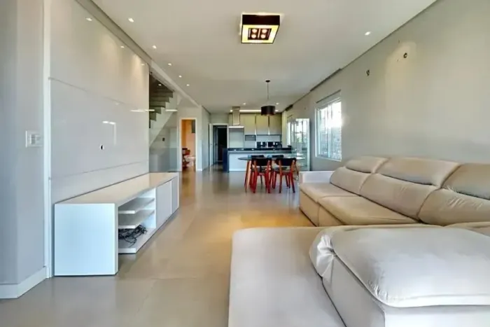 Casa Geminada para Locação em Florianópolis, Centro, 4 dormitórios, 4 suítes, 5 banheiros