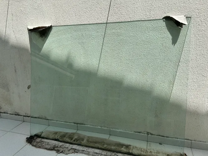 Tampo de Vidro Temperado 10mm (1,80m x 1,40m) para Mesa de Jantar / Escritório