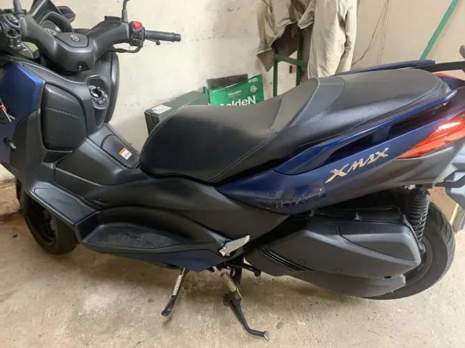 X Max uamaha 2021 pouco rodada