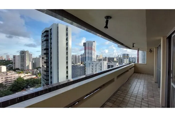 Apartamento cobetura no espinheiro 271m², 5 quartos, 4 banheiros, dependência, 2 vagas gar