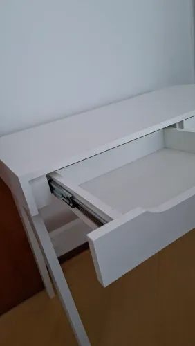 Escrivaninha em MDF - Branca com 2 Gavetas