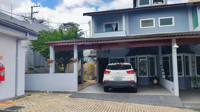 Casa em Condomínio - Bosque das Figueiras - Jardim Bela Vista - 3 Dormitórios - 140,66m².