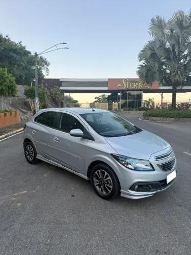 Chevrolet Onix Hatch LTZ 1.4 8V Flex Power Mec. 4P 2016