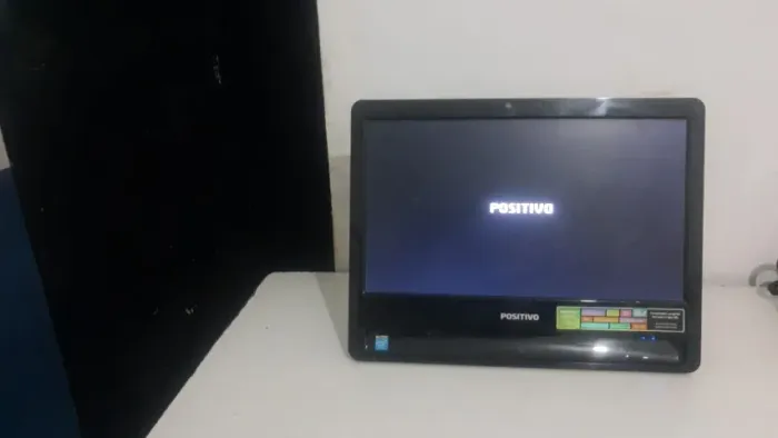 COMPUTADOR ALL IN ONE