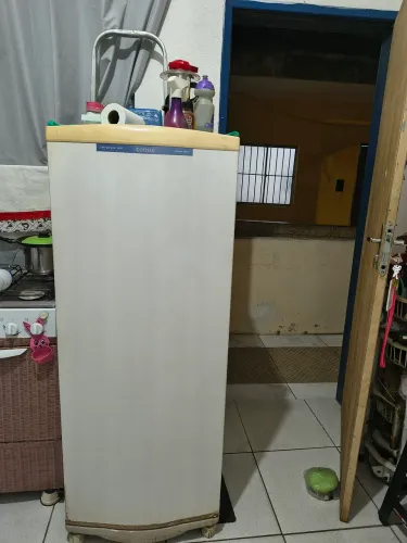 VENDA DE GELADEIRA E TV