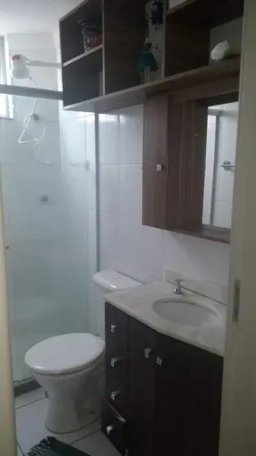 Apartamento para locação na Virgem Santa em Macaé/RJ, 02 Quartos, 1 Vaga, Armários, Total