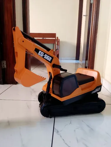 Escavadeira Brinquedo