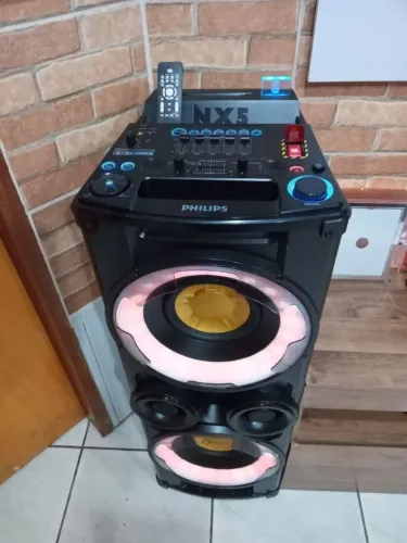 Caixa de som profissional