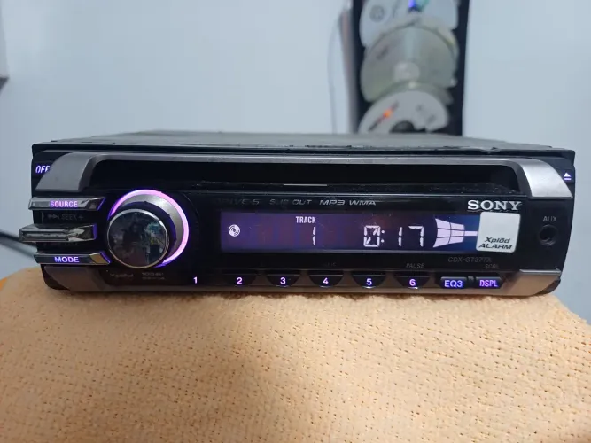 Sony cdx gt 377x ( NÃO TEM USB NEM BLUETOOTH )