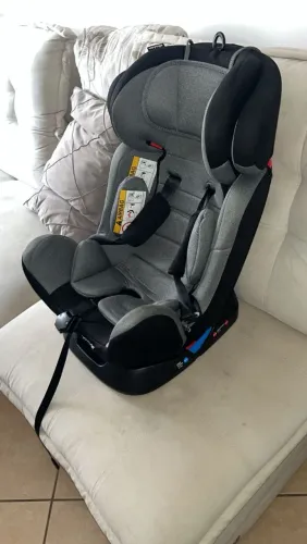 Cadeirinha de bebe - carro
