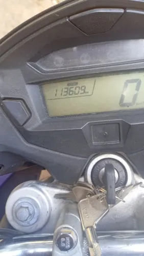 Vendo Fan 150 2014 , já vai com baú para suas entregas. 9,600