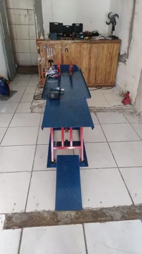 Vendo uma rampa para motos metál cavas