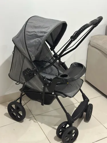 Carinho de bebê Galzerano 
