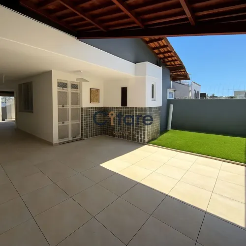 Excelente Casa Comercial à Venda - Rua Oswaldo Cruz
