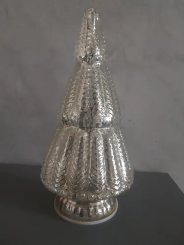 ÁRVORE DE NATAL EM PORCELANA - 32CM DE ALTURA
