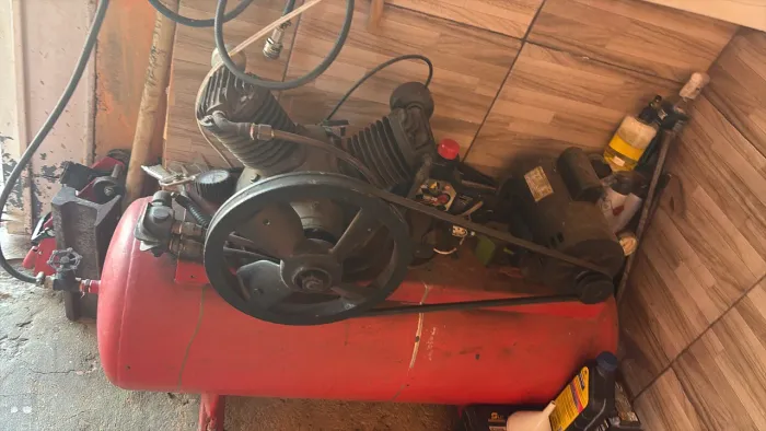 Vendo compressor de 15 pés e 200litros
