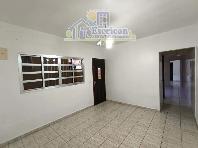Excelente e amplo imóvel totalmente individual, disponível para locação no bairro Jardim R