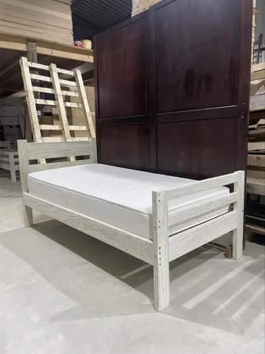 Cama de Pinus Tratado Feito para Exportação