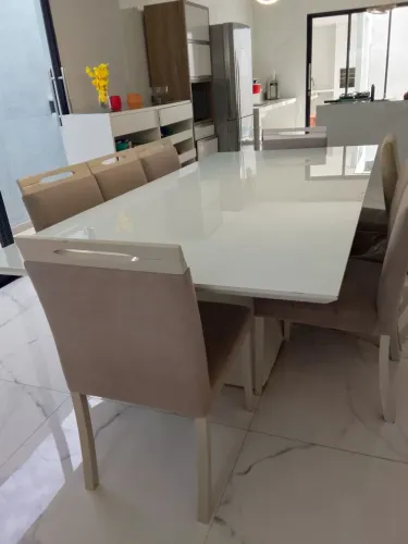 VENDO MESA EM LAKA