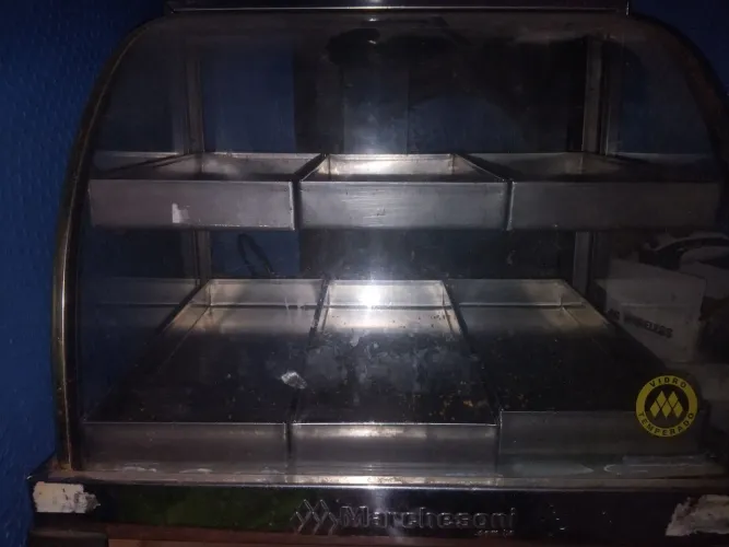 Vitrine salgado elétrica nova usadas umas 3 vezes