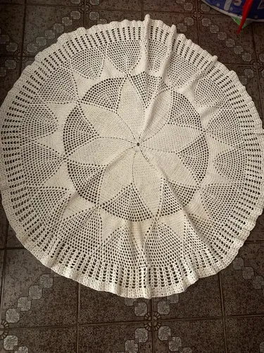 Tapete feito de crochê com barbante