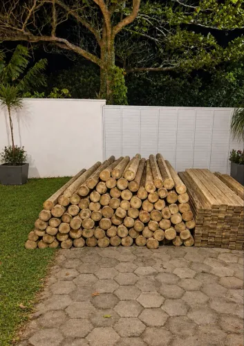 Eucalipto roliço Mourão 2,5 metros por 16 cm diâmetro 