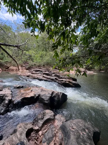CHÁCARA COM RIO DESCOBERTO DENTRO DA PROPRIEDADE