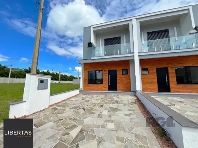 Casa Condominio em Porto Alegre, no bairro Campo Novo, com 3 dormitório(s), e 3