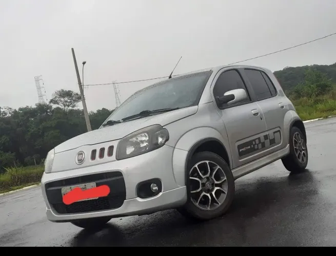 Fiat Uno Sporting 1.4 EVO Fire Flex 8V 4P 2012