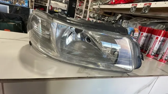 Farol Direito Fiat Palio Siena Strada  Cristal