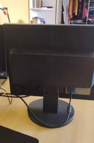 Monitor LG 3:4 funcionando com defeito 