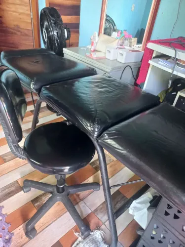 VENDO MACA E CADEIRA PARA ATENDIMENTO