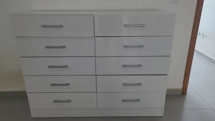 Cômoda nova, trocador para bebê.