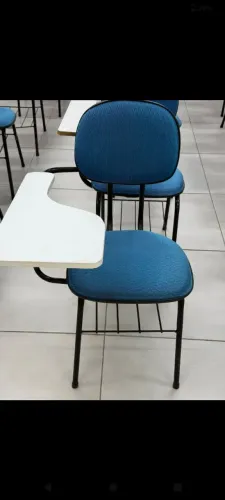 Cadeira Universitária Escolar Estofada com Prancheta - Ótimo Estado de Conservação
