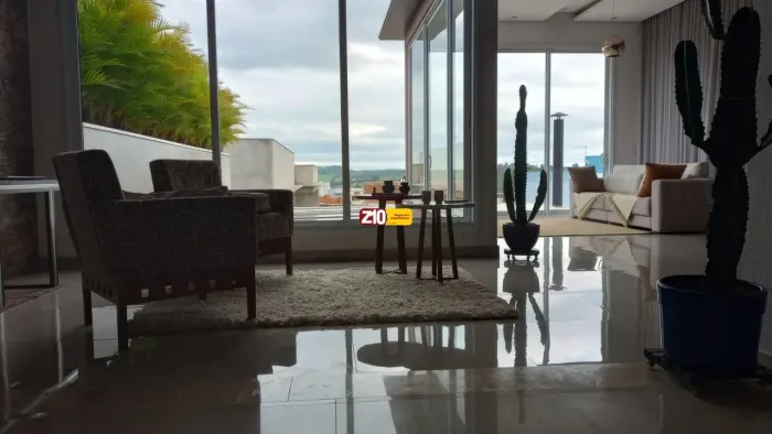 EXCELENTE CASA VERANEIO LOCALIZADA EM UM DOS MELHORES E MAIORES CONDOMINIO DE SALTO SP