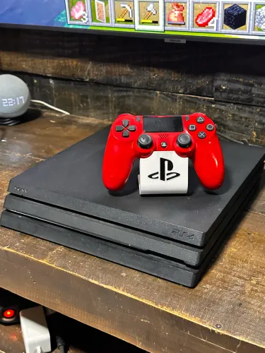     PS4 Pro 1TB Completo em Ótimo Estado + Controle