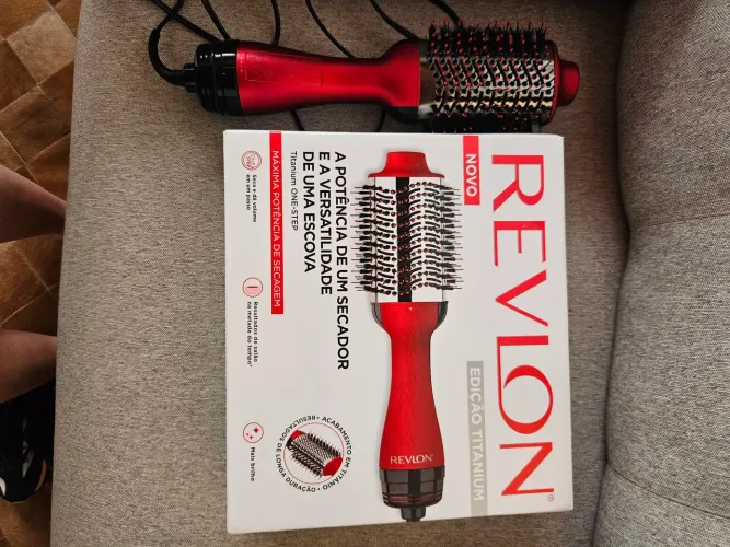 Escova Secadora e Modeladora Revlon One-Step Titanium 