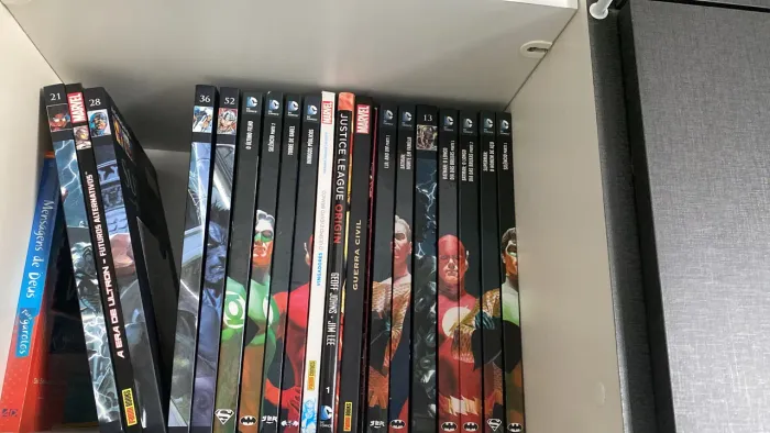 Lote 19 HQs Capa Dura Marvel/DC Novos