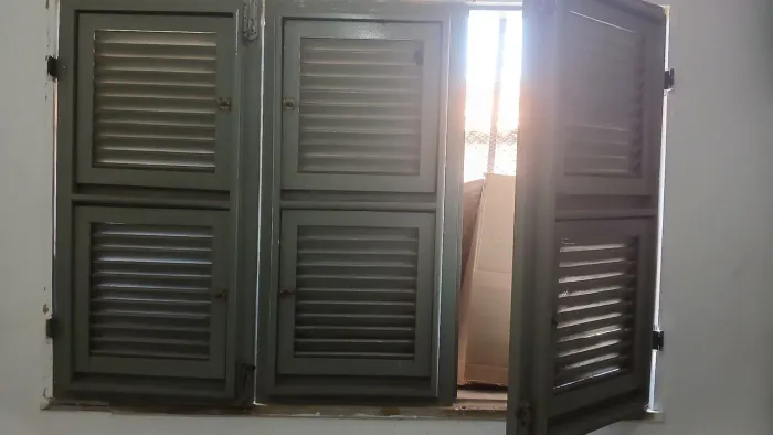 JANELA MADEIRA PURA