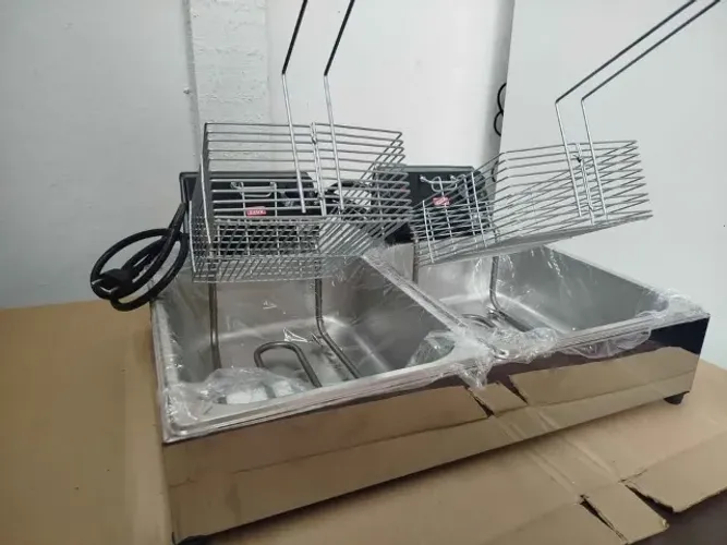 Fritadeira dupla 10 litros nova a pronta entrega 220v aceito cartão