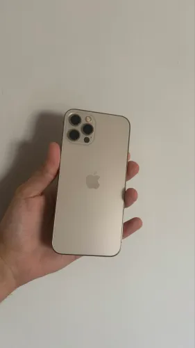 iPhone 12 Pro 256 GB Dourado impecável + cabo e 3 capinhas