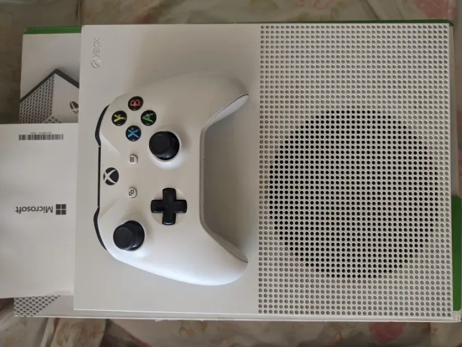 Xbox One S 500BG - 01 Controle (manete) e caixa Original