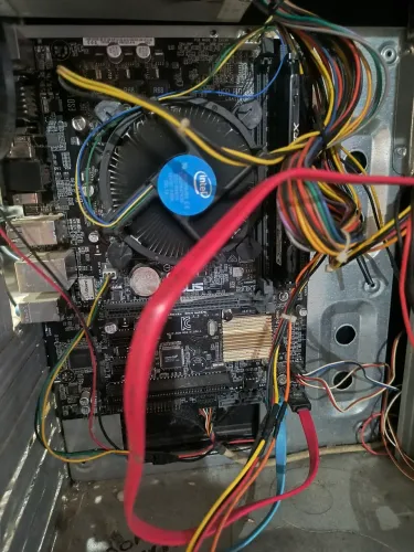 PC para jogos / Estudo - i3 7ª Gen / 8GB DDR4/ 500Gb / Asus H110M