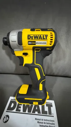 DeWALT Parafusadeira impacto 20v. - só a máquina