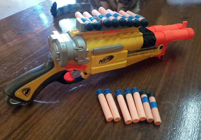 Nerf barrel break + 15 dardos